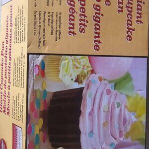 Wilton Giant Cupcake Pan